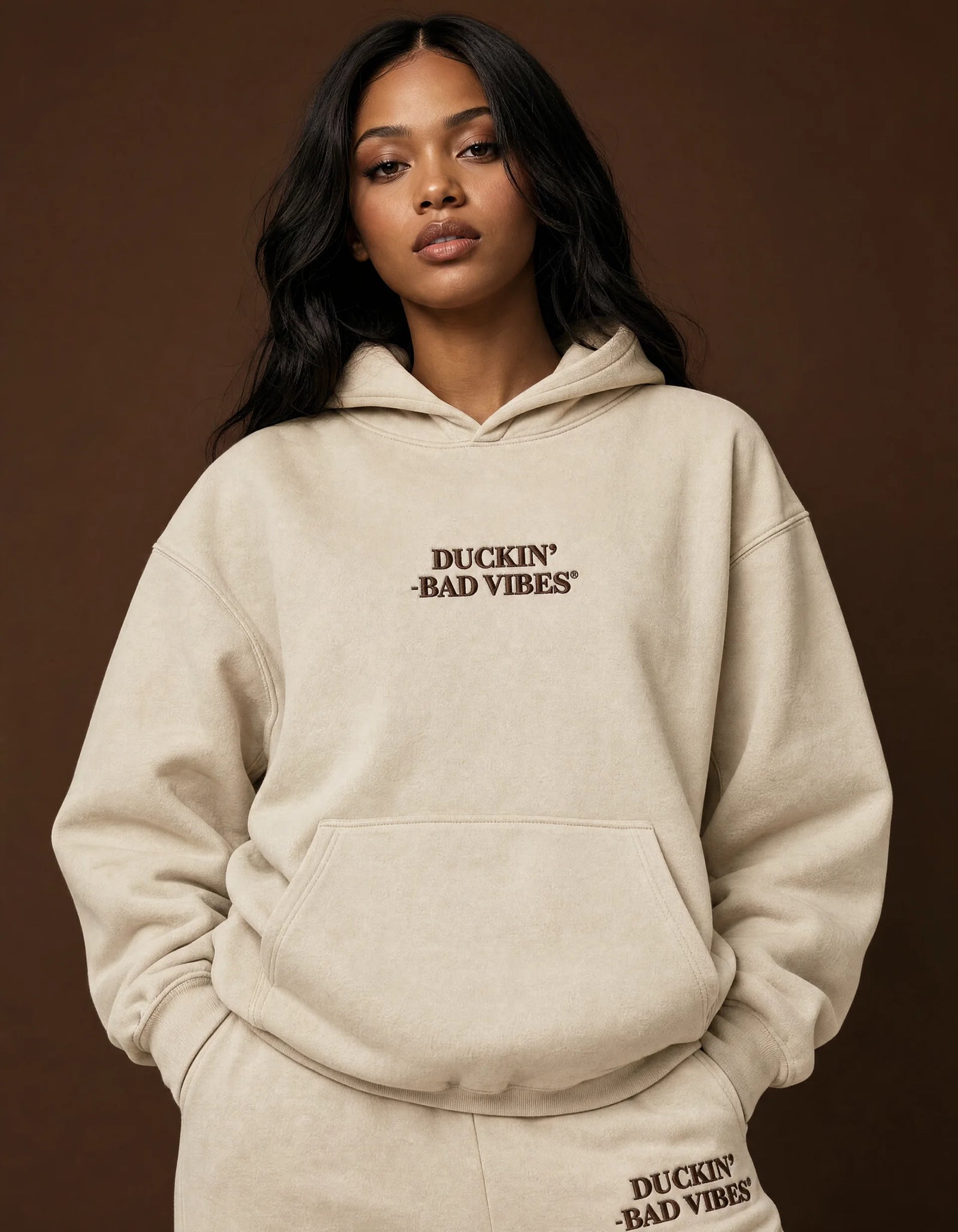 DUCKIN BAD VIBES CENTER LOGO EMBROIDERED HOODIE ￼(CREAM)