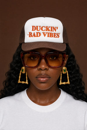 DUCKIN’ BAD VIBES EMBROIDERY TRUCKER (brown)